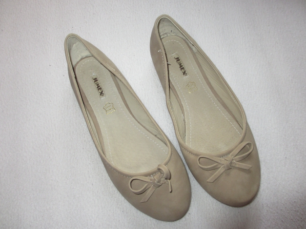 beige/braune Ballerinas mit Schleife