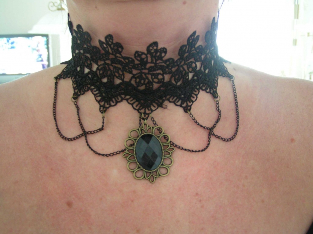 Kette Spitze Collier Halsband schwarz mit schwarzen Stein Gothic Burlesque Steampunk Barock Choker