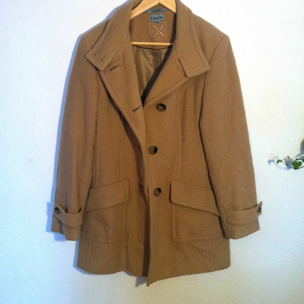 Beiger Wintermantel Trenchcoat