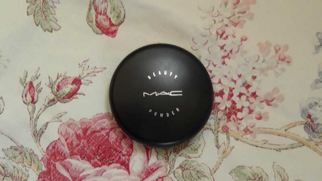 MAC *Light Sunshine* Beauty Powder