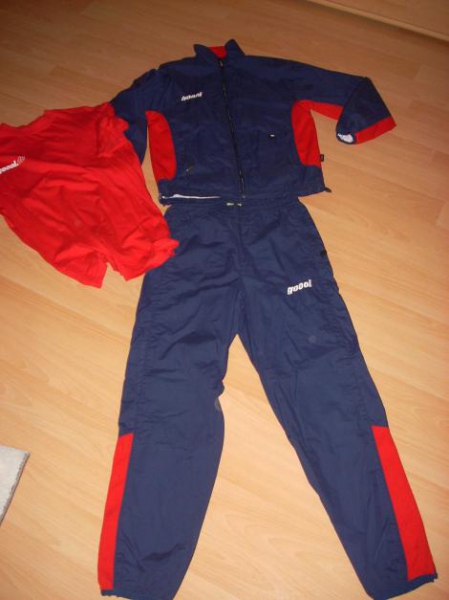 Goool.de Trainingsanzug, Trainingsjacke, Trainingshose, passenedes T-Shirt alles Gr.S