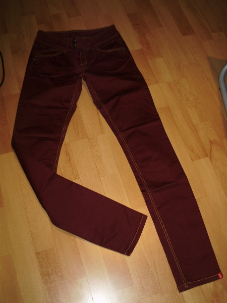 Esprit Skinny Jeans rot gelbe Nähte Baumwolle 2% Elasthan wie neu Gr 32