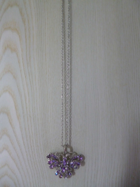 Kette mit Schmetterling Anhänger; lila / P&C  NEU!