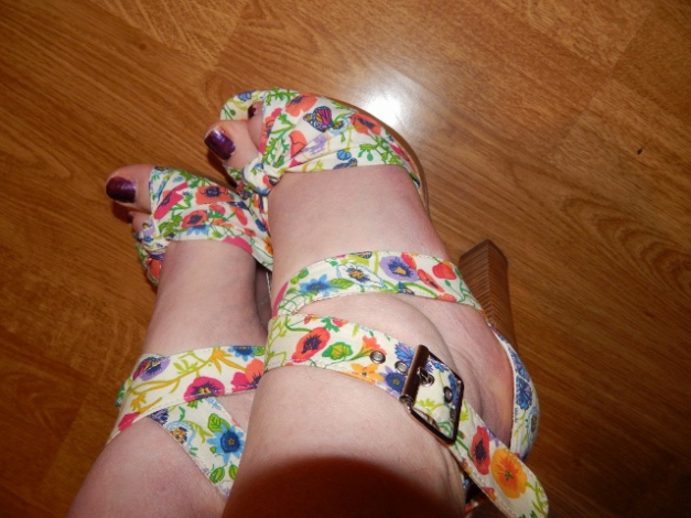 Auffällige Sommer Heels Gr. 40 von H&M Flower Power Top