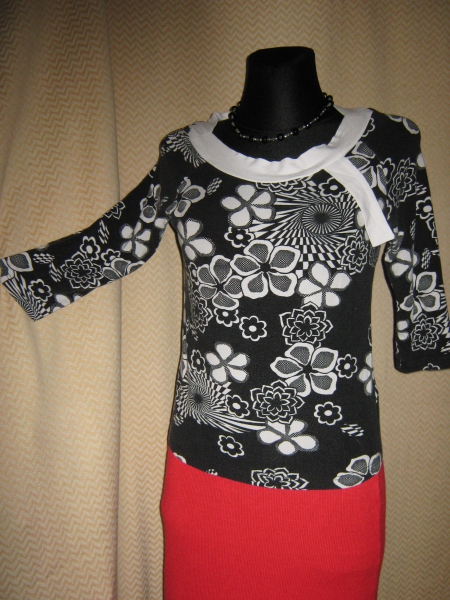 NEUw * VINTAGE * Hippie Look * Blumen * Blüten * Flower- Power * Carmen * Bodycon * T- Shirt 