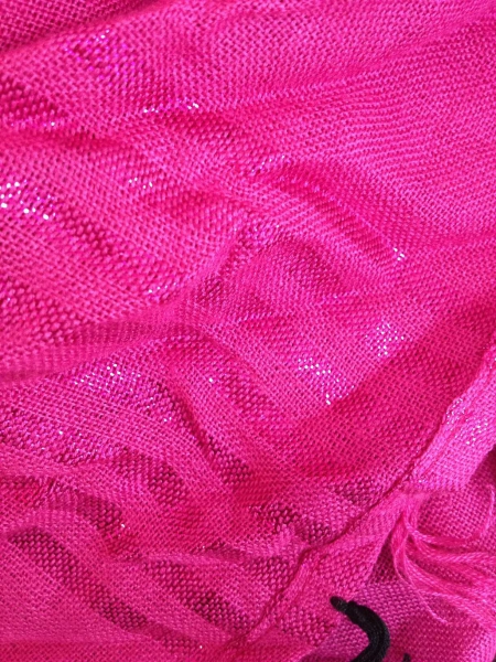 auffälliger Schal in pink