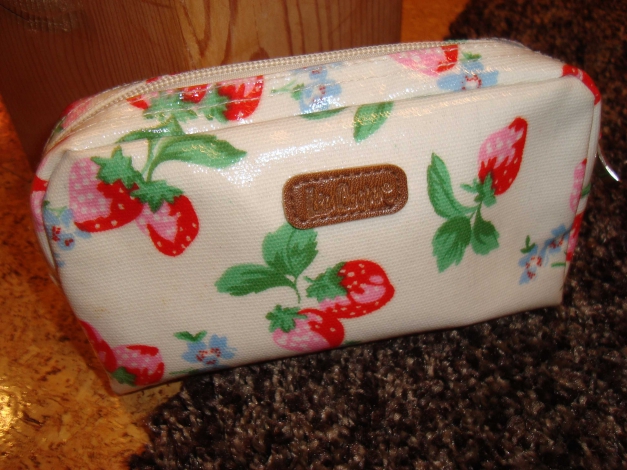 Lee Cooper Kosmetiktäschchen mit Erdbeeren