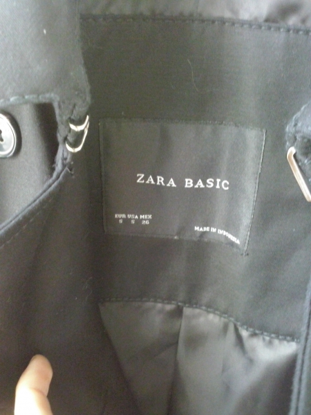 Zeitloser Zara-Trenchcoat im Military-Style