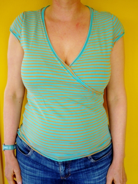 Gestreiftes Wickelshirt