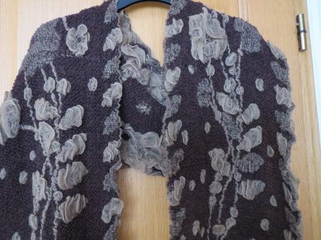 Schal, braun-beige, lang