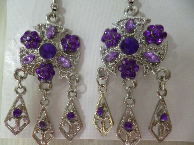 Ohrhänger, modern mit lila Stein; Neu; Donna 