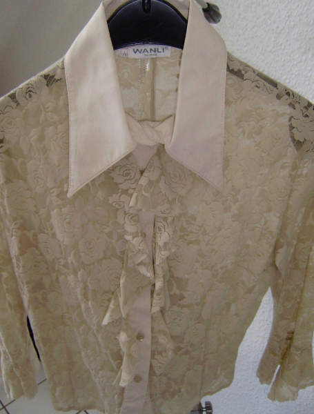 Schöne transparente beige Bluse mit Volants Gr. ca. 38 