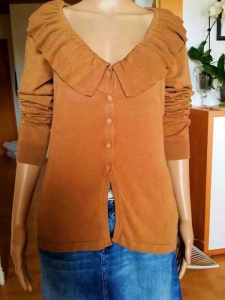 Wunderschöne Weste  mit sehr schöne Kragen von  Betty Barclay