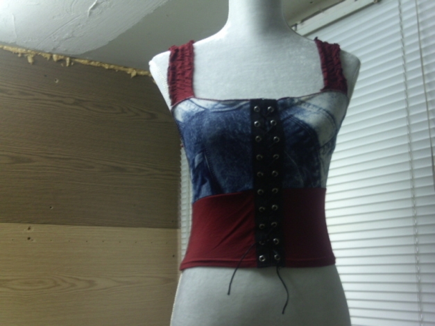 *** WOW ~ Shirt ~ Top ~ Geschnürt *** 