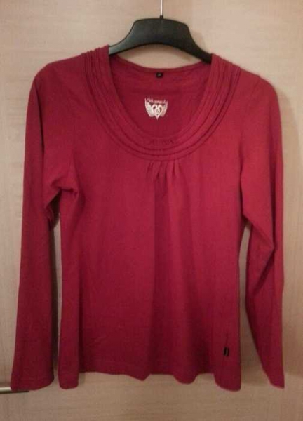 Süßes rotes Shirt für den Herbst 36/38