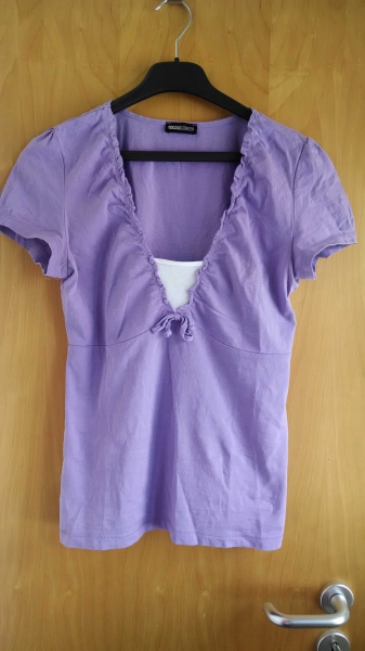 Hübsches fliederfarbenes Shirt Gr. 36