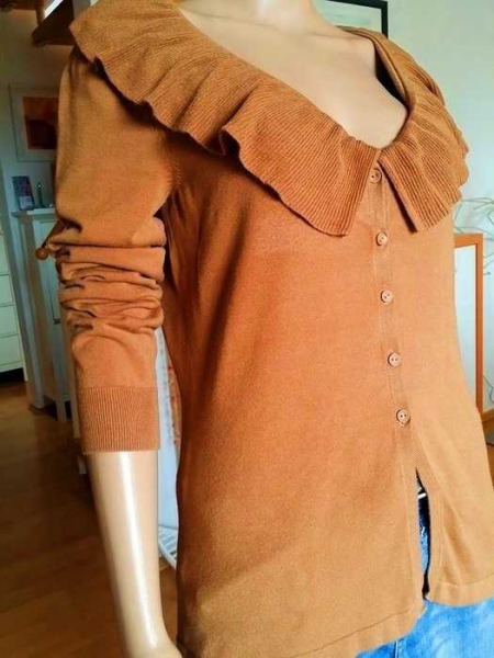 Wunderschöne Weste  mit sehr schöne Kragen von  Betty Barclay