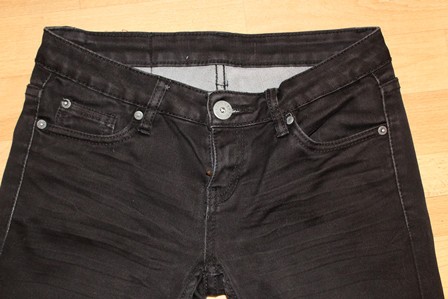selten getragene schwarze Jeanshose
