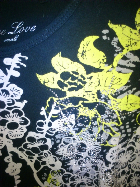 T-Shirt bunt mit Nieten