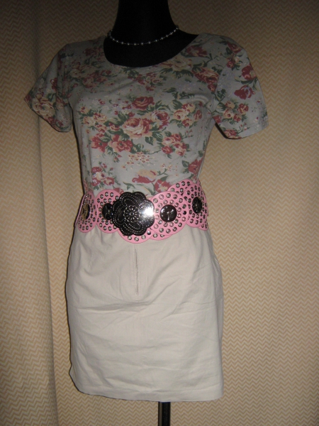 NEU * VINTAGE * Nostalgie * Rosen * Blumen * Blüten * Flower- Power * Bodycon * Carmen * T- SHIRT * Gr. 36- 38/ S * Pastell *