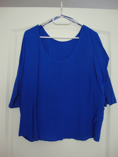 MANGO Oversize Bluse mit tiefem Rückenausschnitt