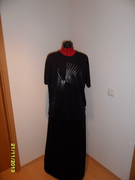 dunkel blaues Damenshirt mit silbernen Aufdruck Größe M-L