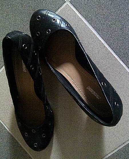 Pumps mit Lochnieten