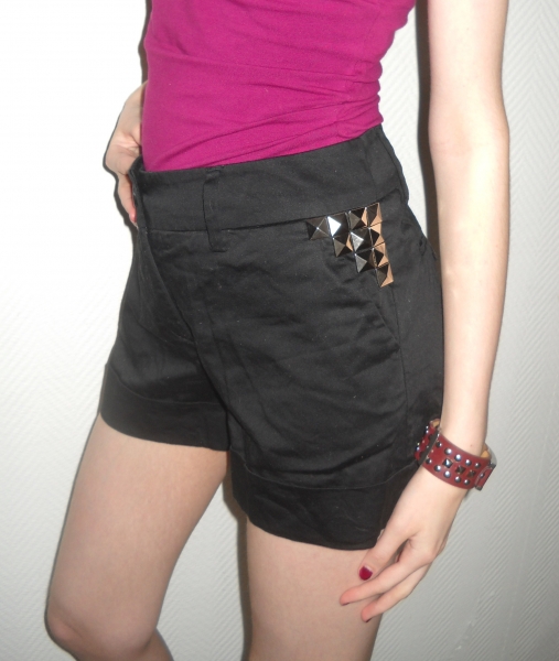 H&M Nieten Shorts Hot Pants kurze Hose schwarz silber Aufschlag 36 38 S M L Studded Studs Boho