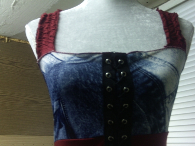 *** WOW ~ Shirt ~ Top ~ Geschnürt *** 