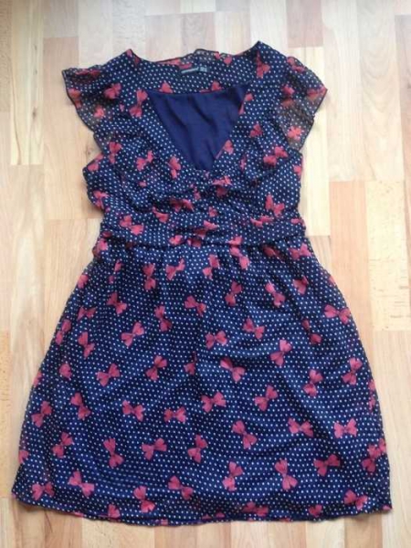 Kleid mit Schleifen und Punkten blau im Vintage Look
