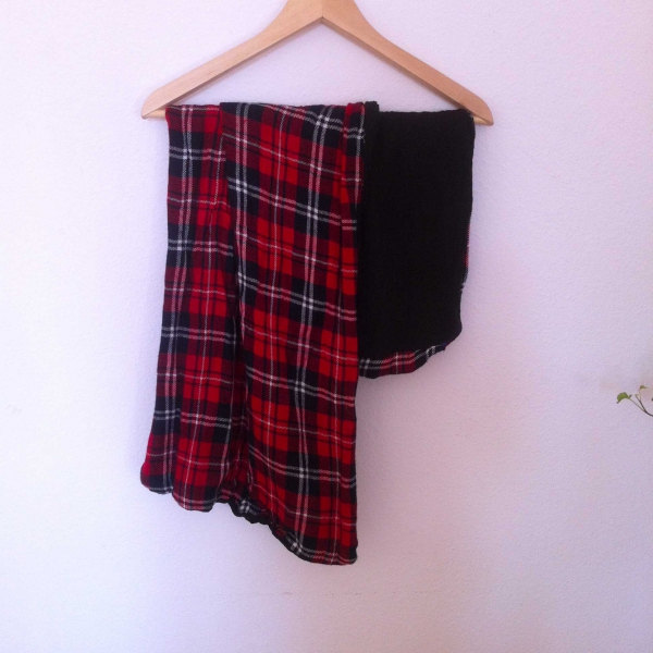 Karierter / Schwarzer Schal