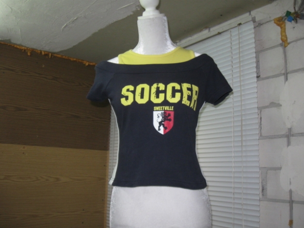 *** 2 in 1 Optik ~ Shirt ~ Bauchfrei ~ Offene Schulter ***