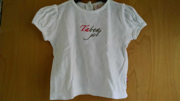 Süßes T-Shirt mit Lochmuster Gr. 74/80