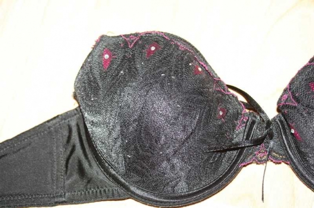 BH schwarz, pink, mit Steinchen Gr. 34 / 75 B