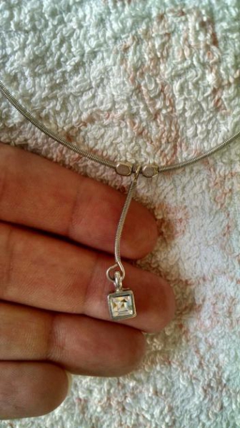 Elegantes Modeschmuckcollier aus Draht