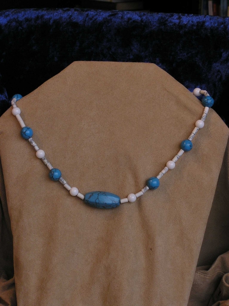 Edelstein-Kette Perlen aus Magnesit natur + türkisfarben und Schneequarz