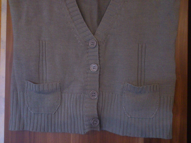 graue Strick Weste