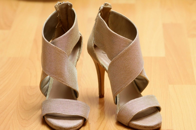 Zara Stilettos gold glitzernd