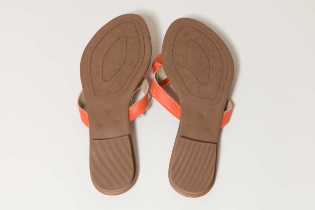Sandalen mit Pailletten- und Strassbesatz
