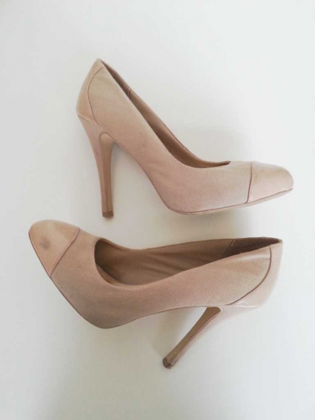 Bershka nudefarbene Highheels/Pumps aus Stoff und Lack Gr. 38