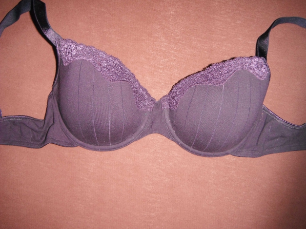 lila Bügel BH mit Spitze / Calida Bodywear