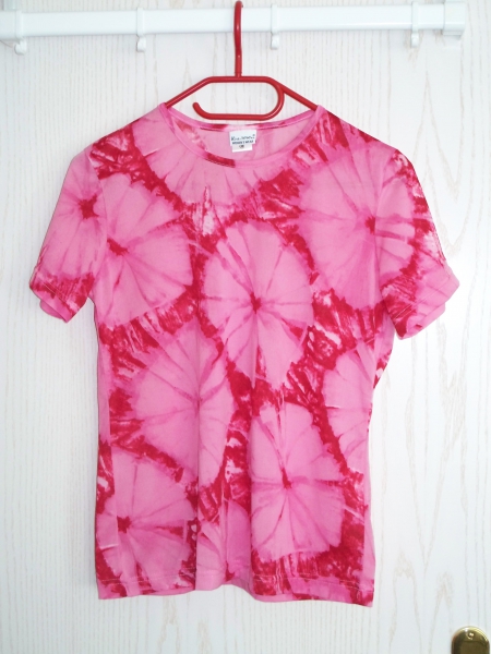 Rosa-rotes Batik-Shirt im Vintage-70er-Style Gr. M (Kostüm)