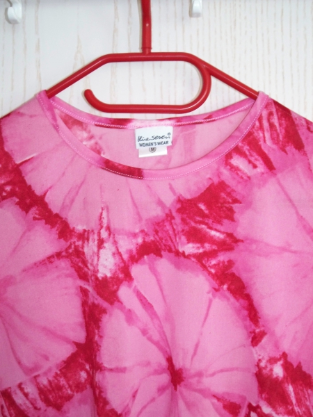 Rosa-rotes Batik-Shirt im Vintage-70er-Style Gr. M (Kostüm)