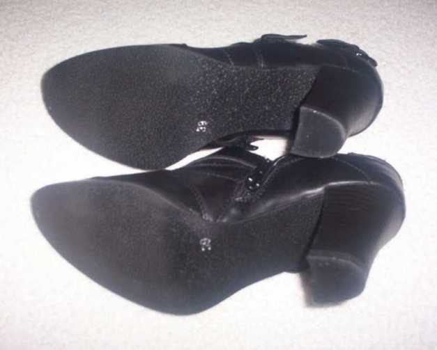 Schwarze Stiefeletten