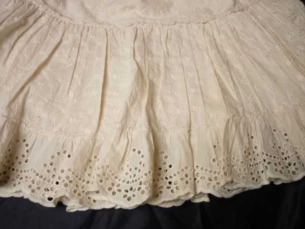 Minirock natur beige Lochstickerei Spitze