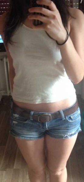 creamefarbenes top (bauchfrei)