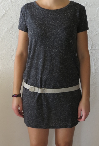 Beiger Stoffgürtel mit rechteckiger Schnalle und Leder-Enden