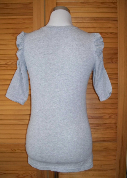 OKAY// Hellgraues Long-Shirt mit Spitze