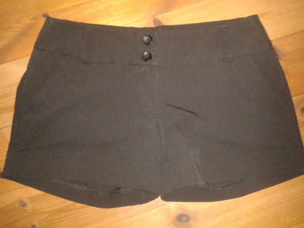 schwarze Stoffhose, Hotpants / Pimkie, kurze Hose Gr. S/M