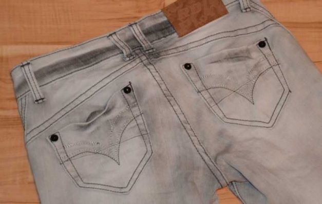 Hellgraue Jeans hübsche Waschung Röhrenjeans skinny figurbetont XS S wie neu